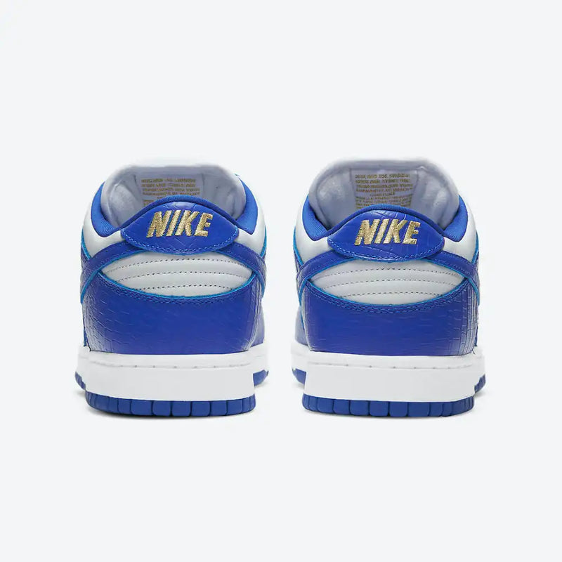 Supreme x Nike SB Dunk Low "Hyper Royal"